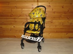 #Yoya Care прогулочная коляска желтая с роботами